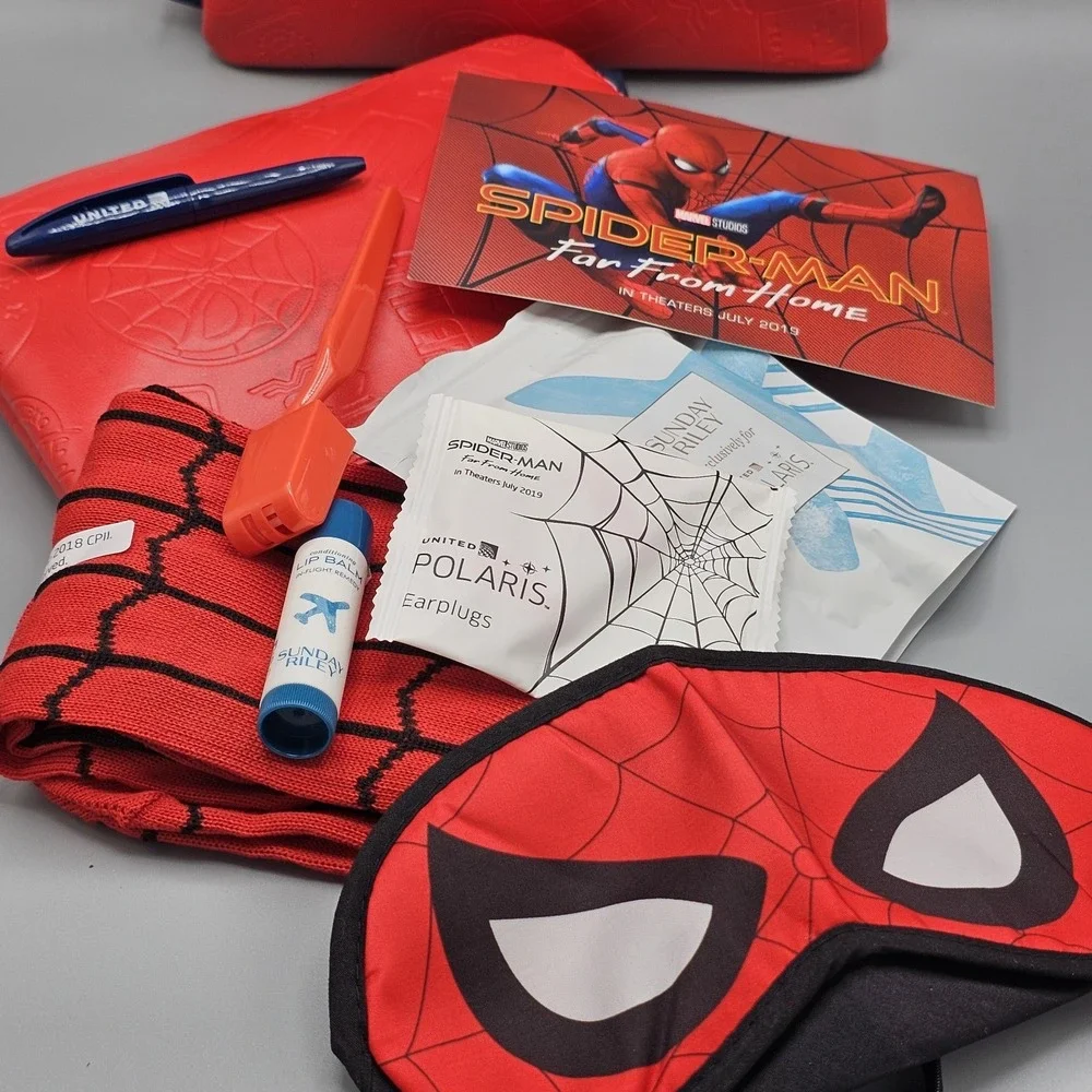 United Airlines Polaris Spiderman Amenity Travel Bag Red Marvel Comics unused - Picture 2 of 13